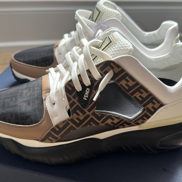 Zucca FF Logo Printed Sneakers - Picture 6 of 6